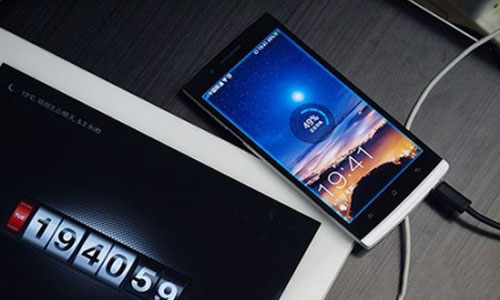 睡覺手機充電易胖？來張防藍光膜吧